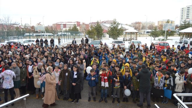 Erzurum'da öğrenciler İsrail'in Gazze'ye yönelik saldırılarını kınadı