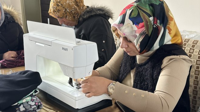 Erzurum'da kadınlar geri dönüşüme destek için 'Tamir Kafe' etkinliğinde buluştu