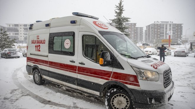 Erzurum'da sağlık ekipleri kış şartlarında da hastalara 'Hızır gibi' yetişecek