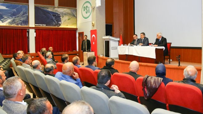 Erzurum Valisi Çiftçi, Yakutiye ilçesindeki muhtarlarla buluştu