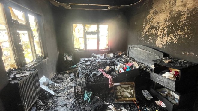 Hakkari'de bir apartman dairesinde çıkan yangın kontrol altına alındı