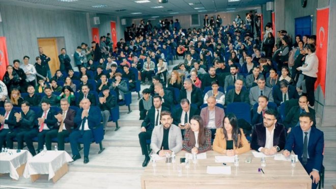 Hakkari'de okullar arası bilgi yarışması yapıldı