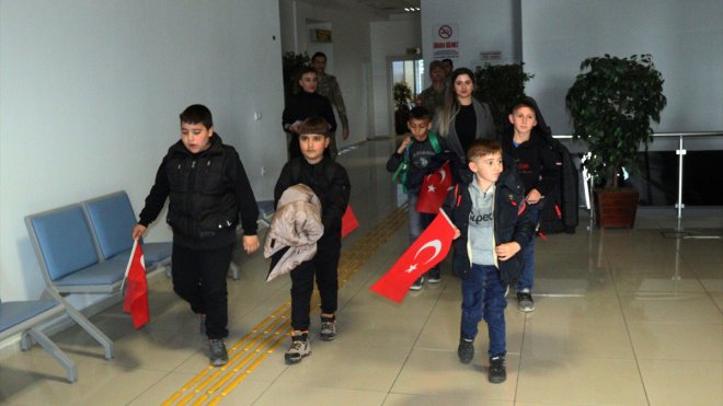 Iğdır'da "Ata'ya saygı" nöbeti tutan çocuklar Ankara'ya gitti