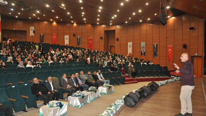 Kafkas Üniversitesi'nde "Kudüs'e Uyanmak" konferansı düzenlendi