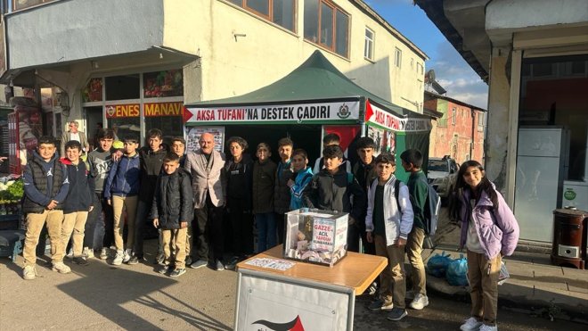 Karlıova'da öğrenciler harçlıklarını Gazze'deki çocuklar için bağışladı