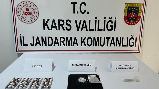 Kars'ta uyuşturucu operasyonunda 3 şüpheli yakalandı
