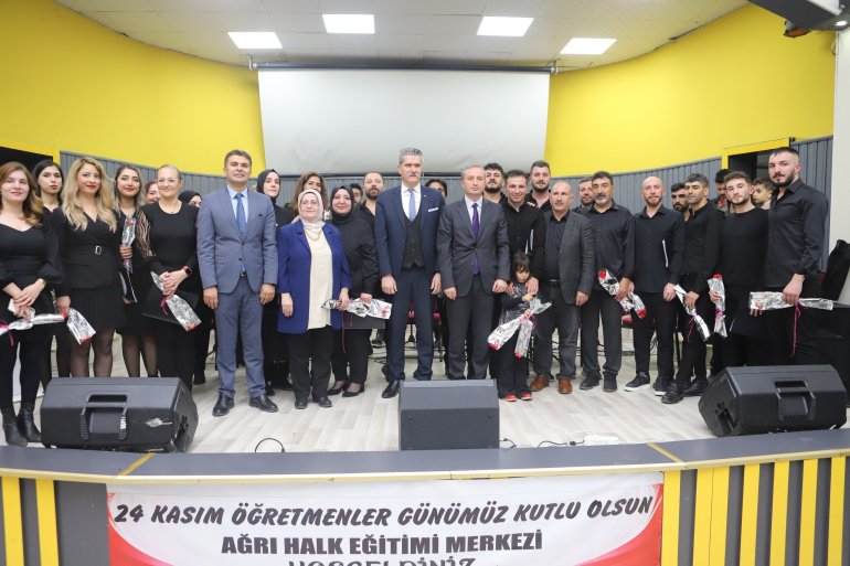 Koroya giren anneden kızına unutulmayacak Öğretmenler Günü sürprizi6