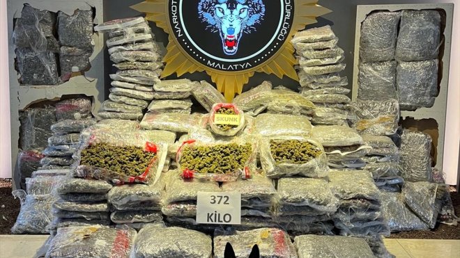 Malatya'da 372 kilogram skunk ele geçirildi