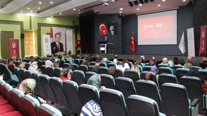 MEB'in Erzurum'da düzenlediği 'Teknoloji ve Eğitim Bölgesel Çalıştayı' başladı
