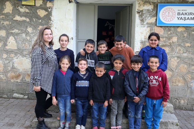 - Gülşah öğrencisi öğretmen, gün 12 yol için her kilometrelerce katediyor MUŞ 22