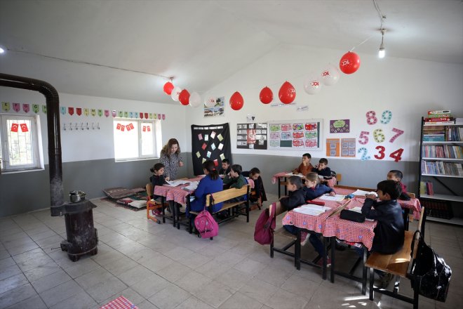 MUŞ her 12 katediyor Gülşah gün kilometrelerce yol - için öğretmen, öğrencisi 9