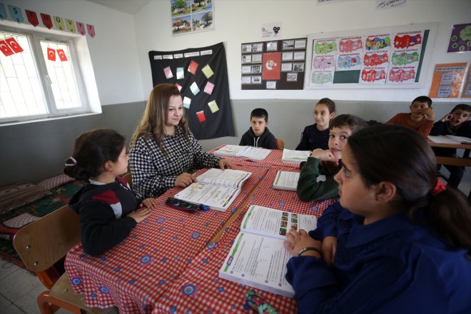 öğrencisi katediyor için öğretmen, gün yol MUŞ - 12 kilometrelerce Gülşah her 10