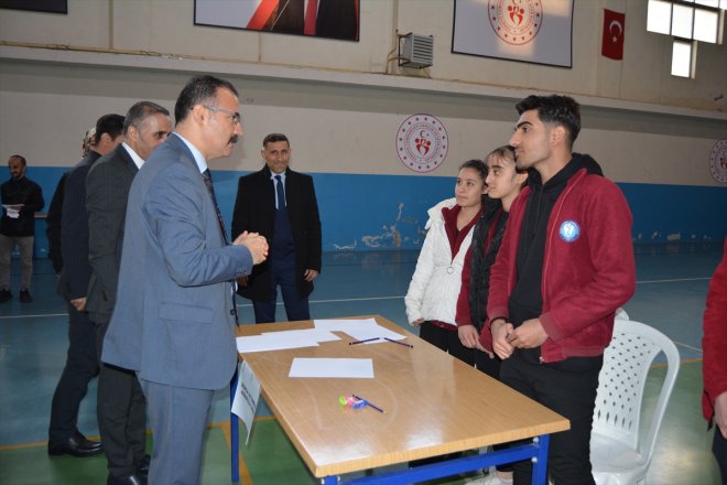 bilgi okullar yarışması düzenlendi arası Şemdinli