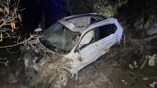 Tunceli'de uçuruma düşen otomobildeki 5 kişi yaralandı