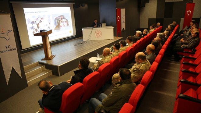 Van'da "Kültür Varlıklarını Koruma ve Kaçakçılıkla Mücadele" semineri düzenlendi