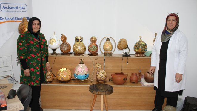 Vanlı kadınlar belediyenin açtığı kurslarda meslek öğreniyor