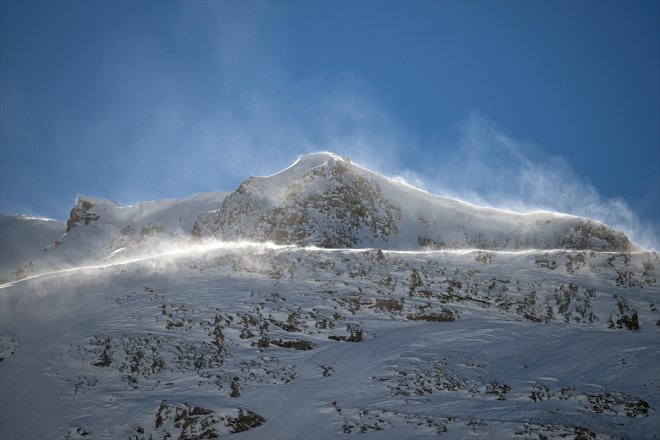 karla yarım mücadele kalınlığının VAN metreyi - Kar Bahçesaray sürüyor geçtiği yolunda 8