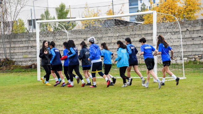 Vanlı kızların gözü 1. Lig