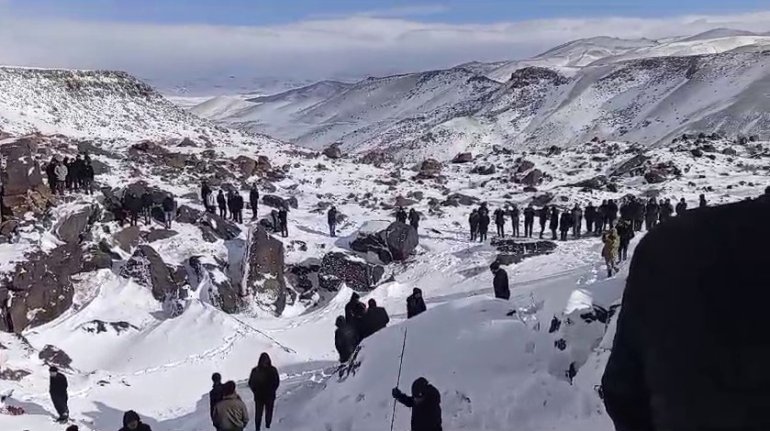 3 kişinin cesedine ulaşıldı, kayıp bir kişinin aranmasına devam ediliyor3