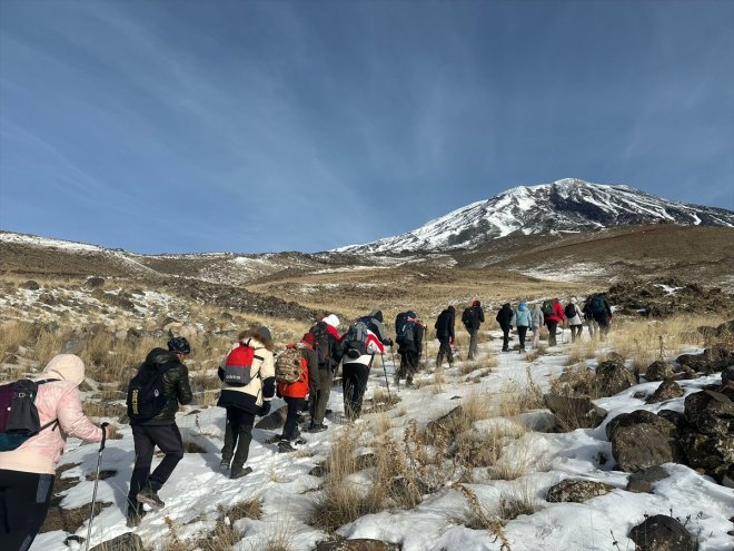 tutkunları AĞRI Ağrı için tırmandı dikkati çekmek - küresel Doğa Dağı