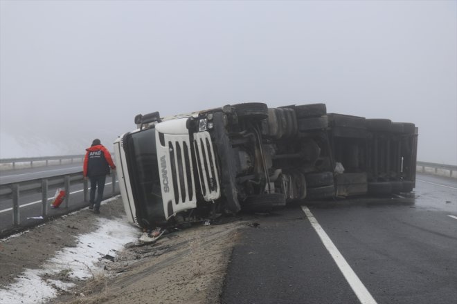 AĞRI kazasında yaralandı - zincirleme aracın karıştığı 19 kişi 7 trafik (DRON) 11