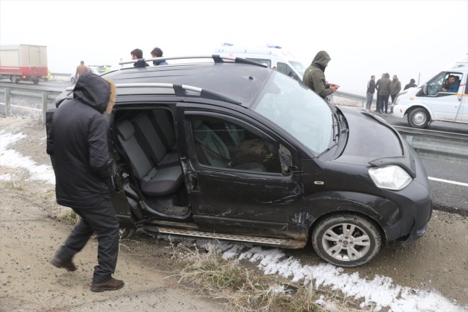 aracın trafik karıştığı - 19 (DRON) kazasında kişi 7 AĞRI zincirleme yaralandı 13