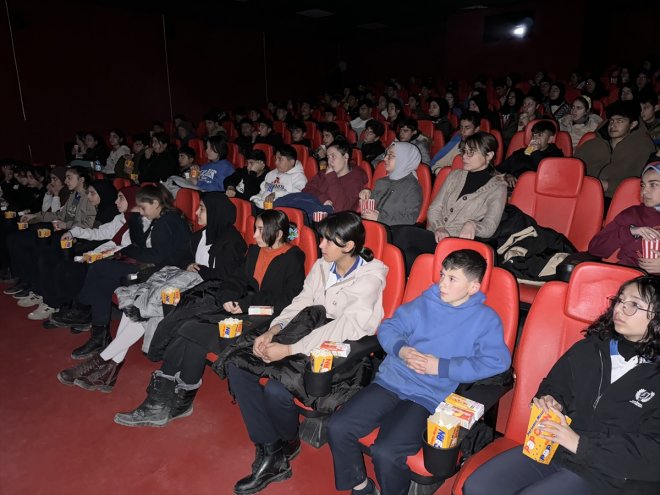 Oldum izledi Öğretmen - AĞRI Aybüke: Ben Öğrenciler filmini 2