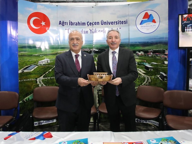 AİÇÜ Kuzeydoğu Anadolu Kariyer Fuarı