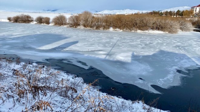 Kars ve Ardahan'da kar etkili oluyor