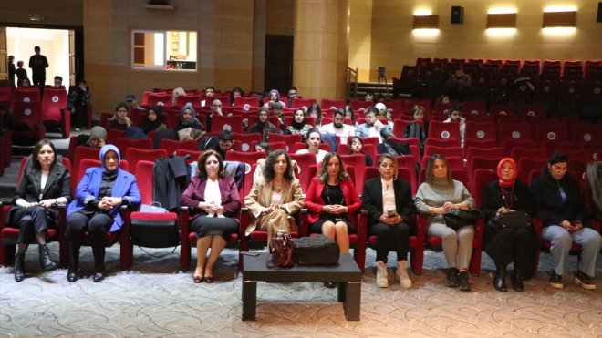 Atatürk Üniversitesinde 'HIV/AIDS Farkındalığı' konferansı düzenlendi