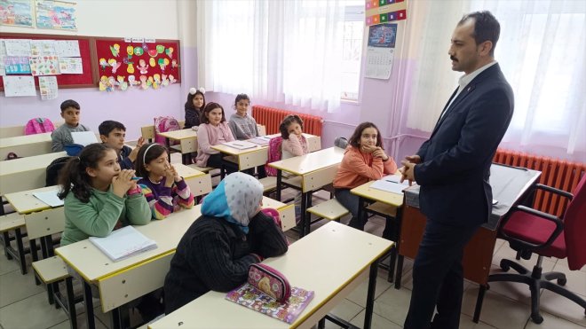 Baskil Kaymakamı Kundakçı'dan okul ziyareti