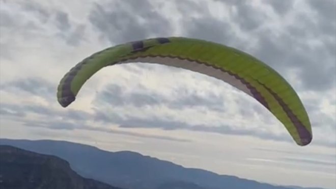 BEÜ Havacılık Kulübü öğrencileri Siirt'te yamaç paraşütü yaptı
