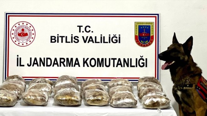 BİTLİS - 2 araçta 20 kilo 250 gram esrar ele geçirildi1
