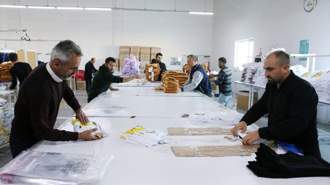 İstanbul'dan memleketine döndü, kurduğu tekstil fabrikasında 170 gence istihdam sağladı