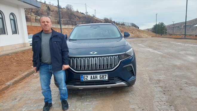 Çemişgezek'te ilk Togg sahibine teslim edildi