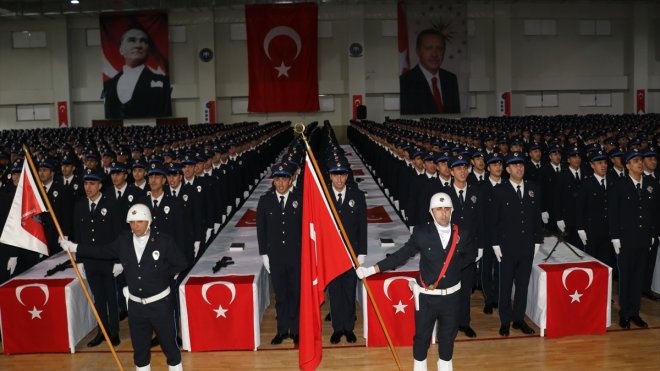 Erzincan'da eğitimin tamamlayan 1521 polis adayı mezun oldu