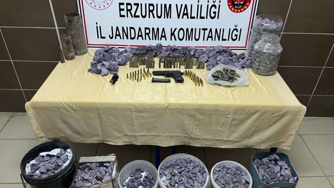 Erzurum'da değerli taş ve maden satmaya çalıştığı iddia edilen şüpheli yakalandı