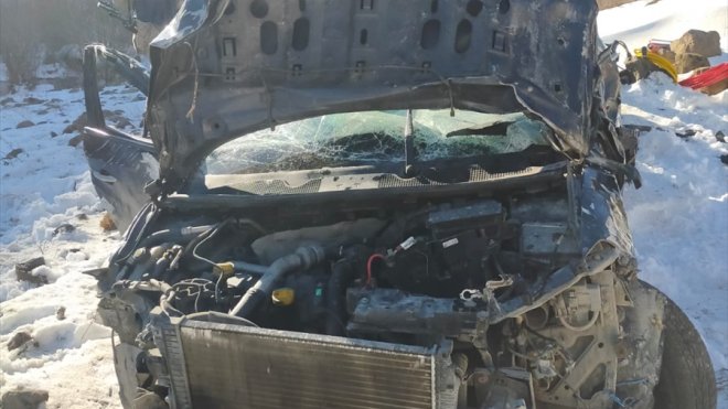 Erzurum'da şarampole devrilen otomobilin sürücüsü öldü