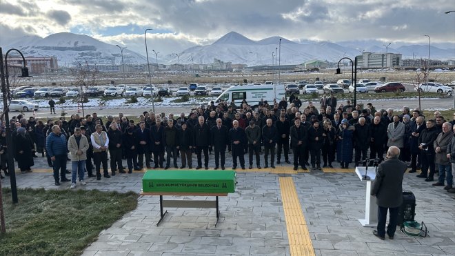 Erzurum'da vefat eden akademisyen için görev yaptığı fakültede tören düzenlendi