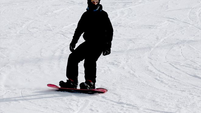 Kış turizminin gözde merkezi Palandöken'de yılbaşına özel hazırlıklar yapıldı
