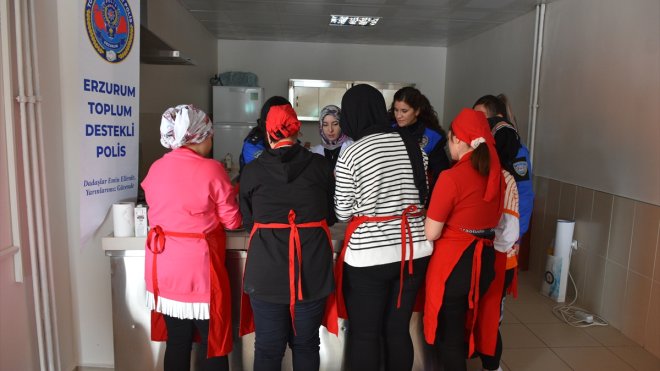 Erzurum'da polisler Sevgi Evleri'ndeki çocuklar için etkinlik düzenliyor