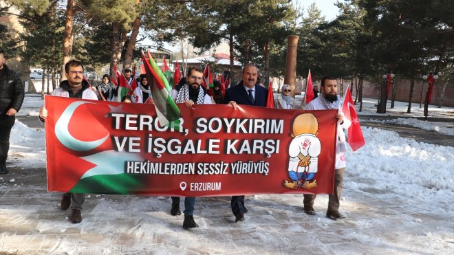 Erzurum ve Kars'ta sağlık çalışanları Filistin için 'sessiz yürüyüş' gerçekleştirdi