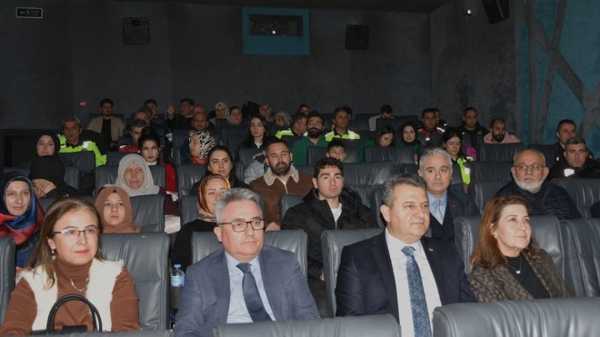Erzurum'da şehit yakınları ve gaziler "Aybüke; Öğretmen Oldum Ben!" filmini izledi