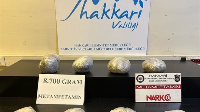 Hakkari'de 8 kilo 700 gram sentetik uyuşturucu ele geçirildi