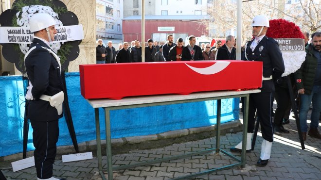 Hakkari'de kalp krizi sonucu vefat eden polis memurunun cenazesi Elazığ'da defnedildi