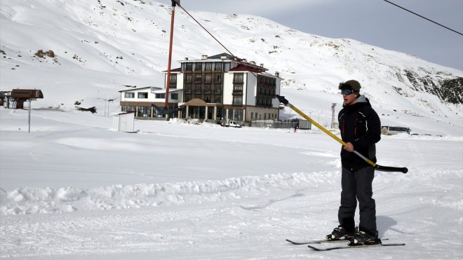 Hakkari Merga Bütan Kayak Merkezi'nde sezon açıldı