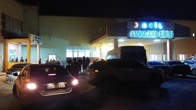 Hakkari'de pansiyonda çıkan yangında 12 öğrenci ile 1 öğretmen dumandan etkilendi