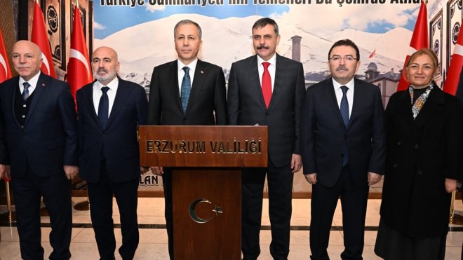 İçişleri Bakanı Ali Yerlikaya, Erzurum'da ziyaretler gerçekleştirdi