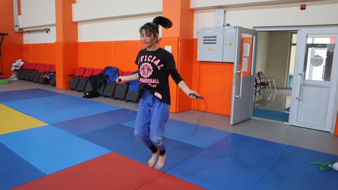 IĞDIR - 4 yılda Türkiye şampiyonu olan engelli judocu Pervin, dünya şampiyonasına odaklandı1