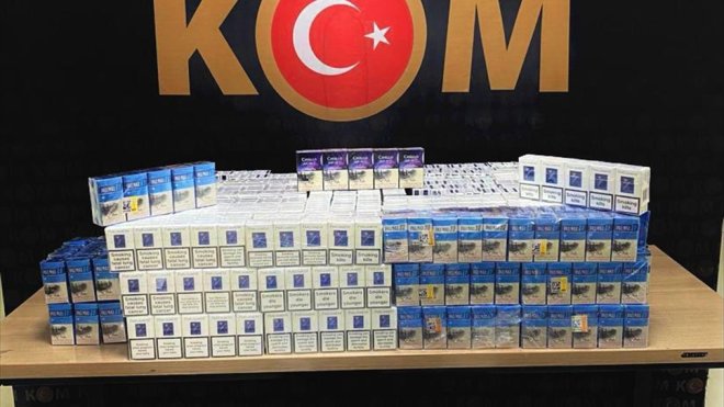 Kargo kolileriyle kaçak sigara sevkiyatı yapmaya hazırlanan 4 kişi yakalandı